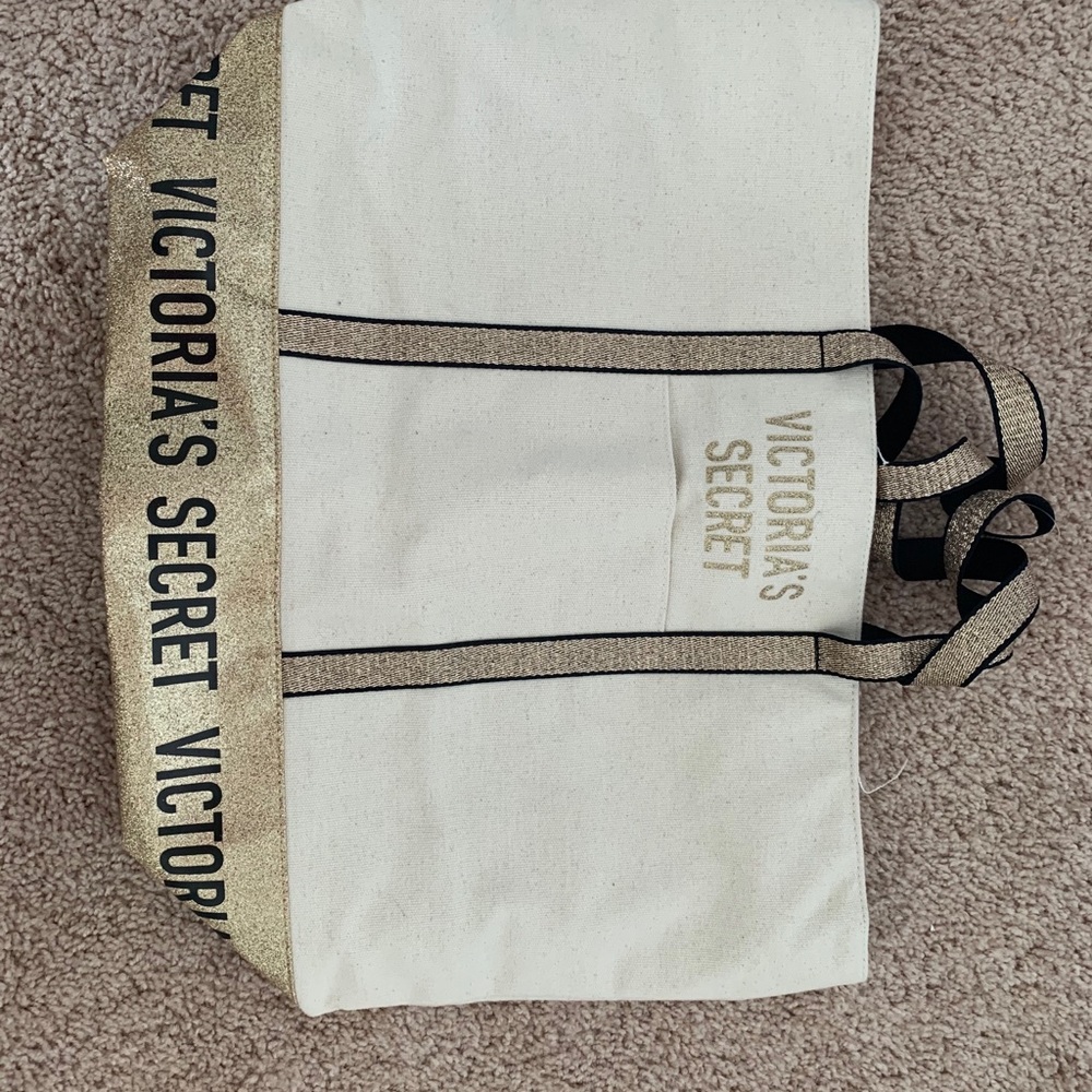 Victoria Secret Bag ( never used )